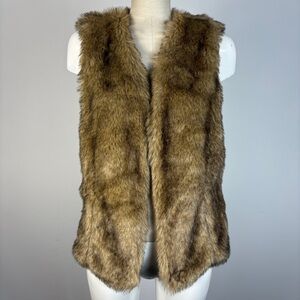 Dynamite Women's Large Faux Fur Vest Tan Beige Shaggy Open Front Gilet
